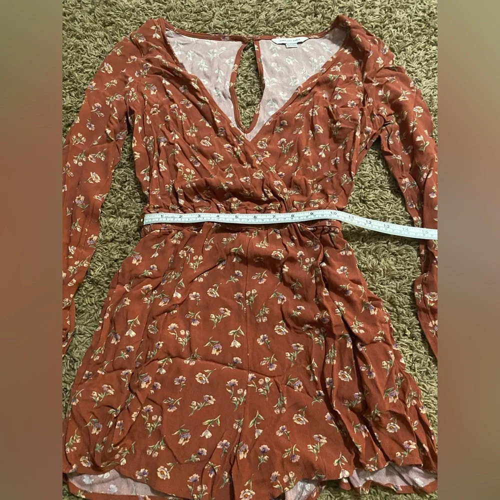Women’s American Eagle Floral Romper - Picture 4 of 7